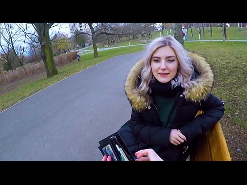 ❤️ Gitulon ang init nga cum sa usa ka estranghero alang sa kuwarta - blowjob sa parke ni Eva Elfie Porn video sa amon ﹏